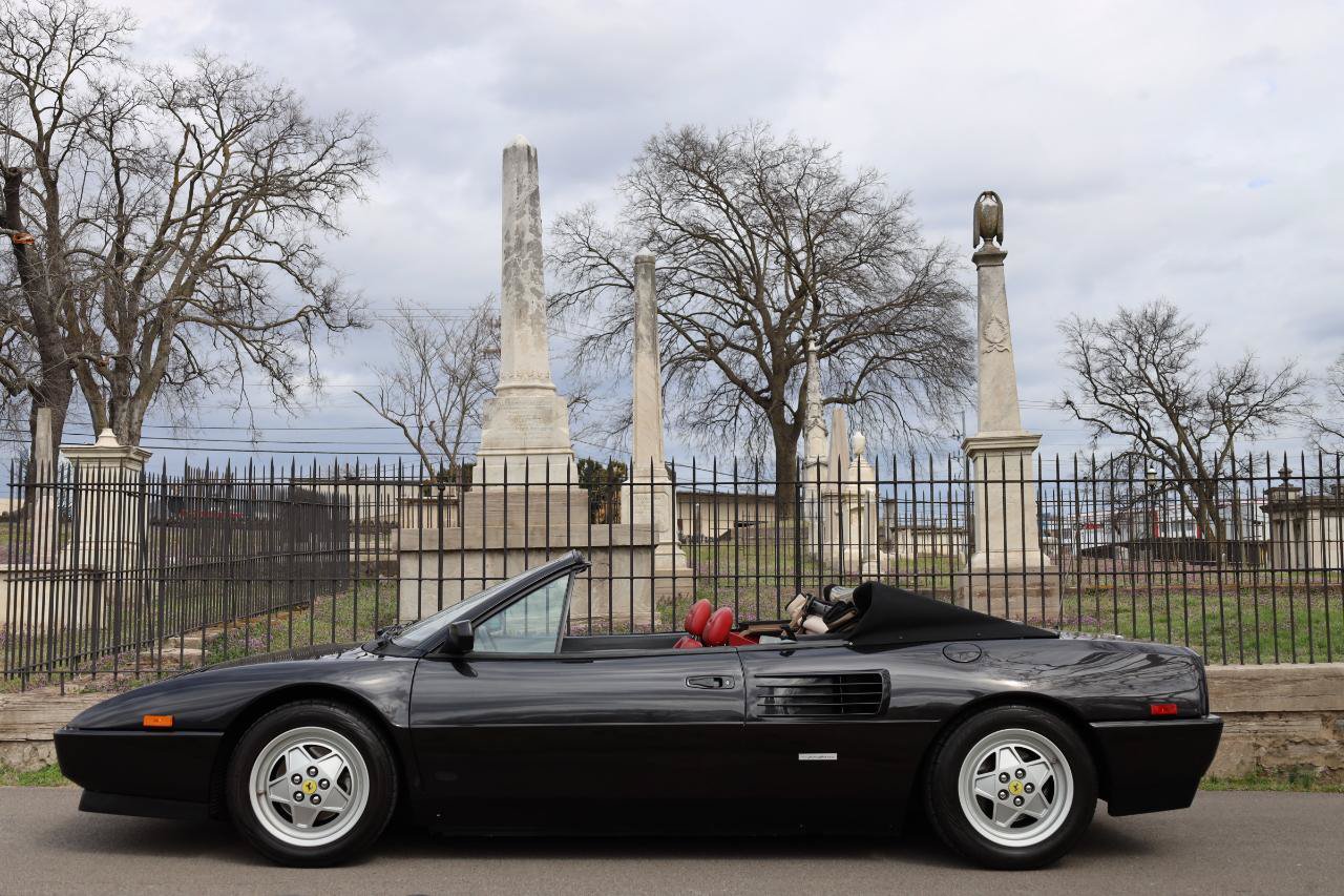Used 1989 Ferrari Mondial T Cabriolet RWD image 16