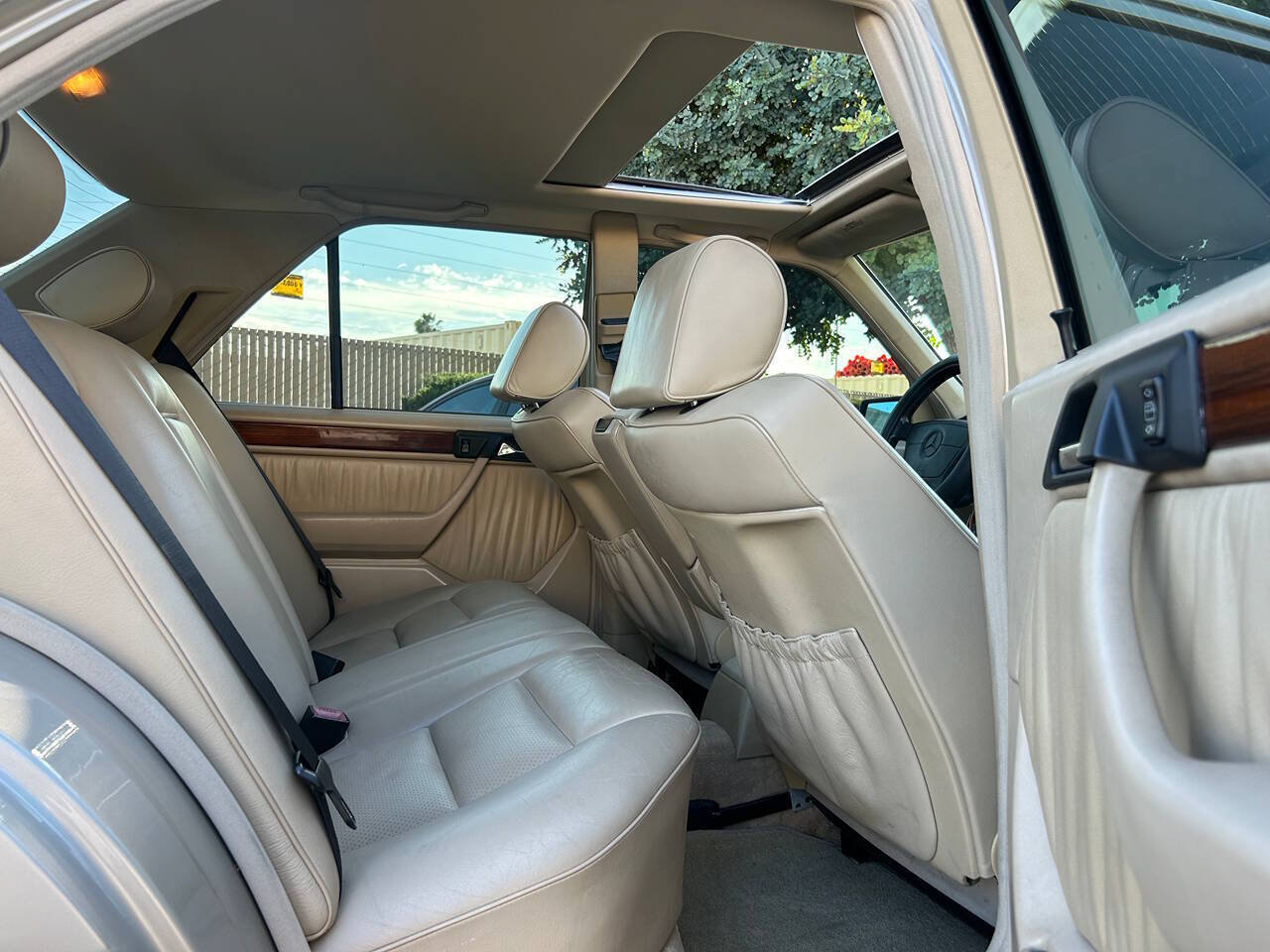 Used 1994 Mercedes-Benz E 320 Sedan image 11