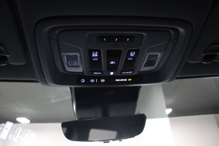 Used 2025 GMC Sierra 1500 Denali w/ Denali Reserve Package AWD/4WD image 42