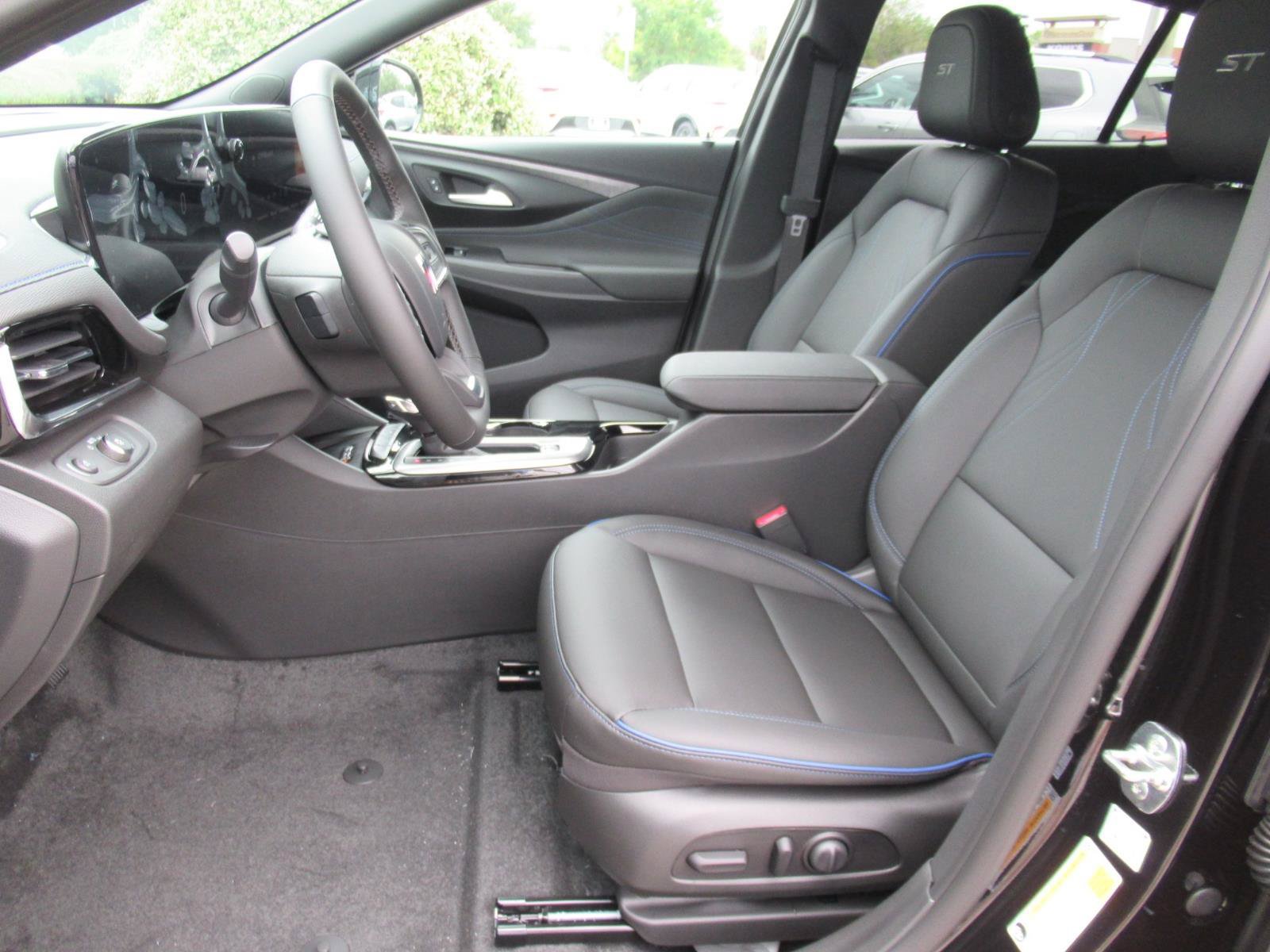 New 2026 Buick Envista Sport Touring w/ Convenience I Package FWD image 17