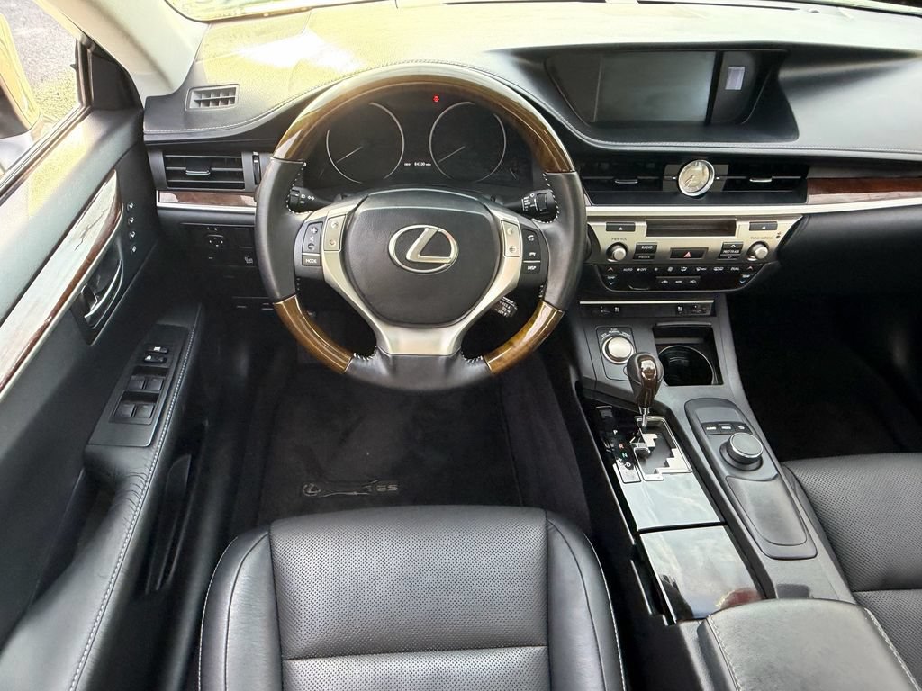 Used 2015 Lexus ES 350 w/ Premium Package FWD image 13
