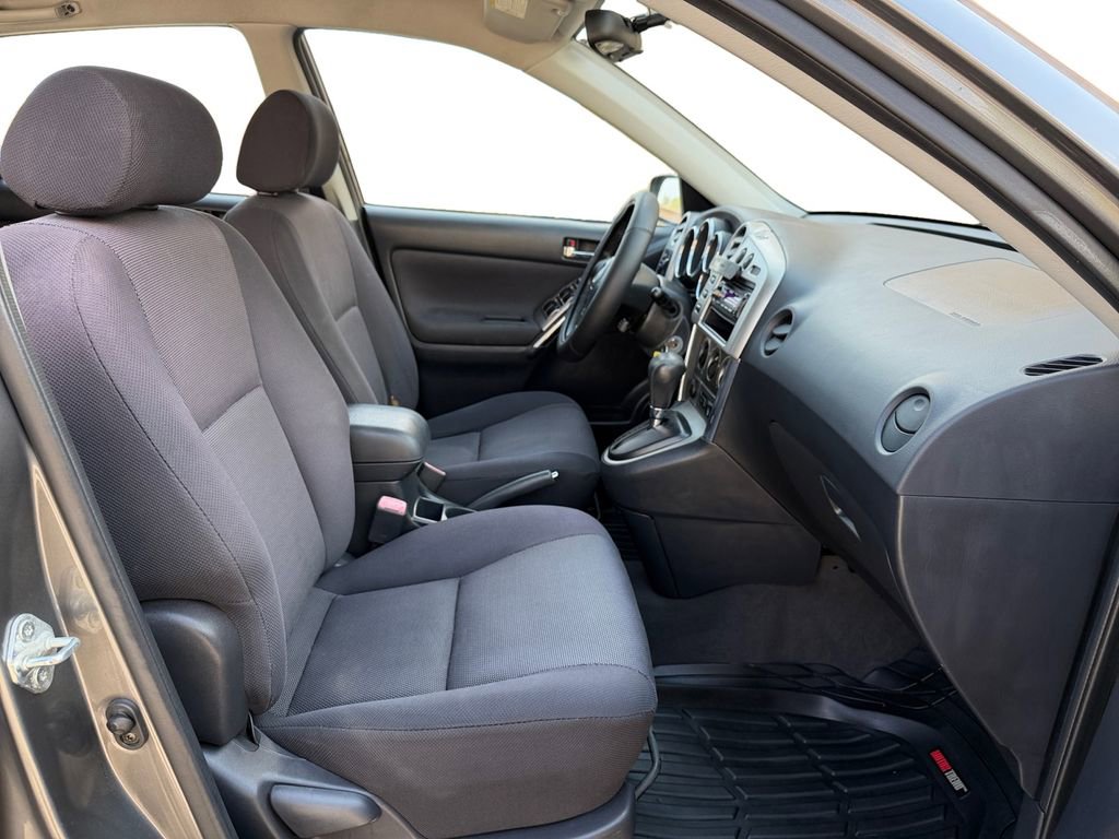 Used 2004 Toyota Matrix FWD image 16