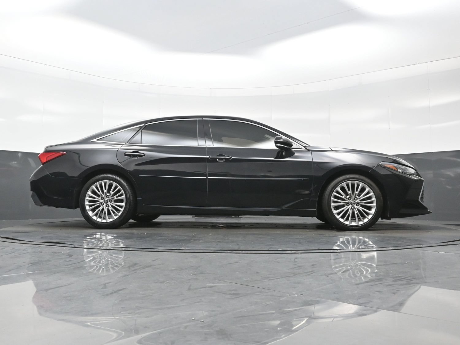 Used 2020 Toyota Avalon Limited w/ Advanced Safety Package FWD image 34