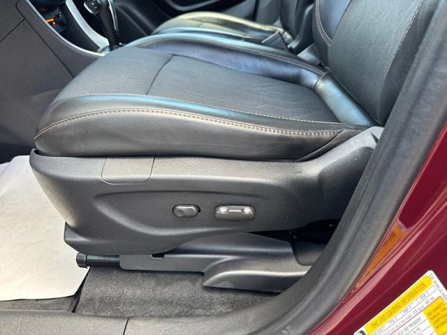 Used 2017 Chevrolet Trax LT w/ LT Convenience Package FWD image 11