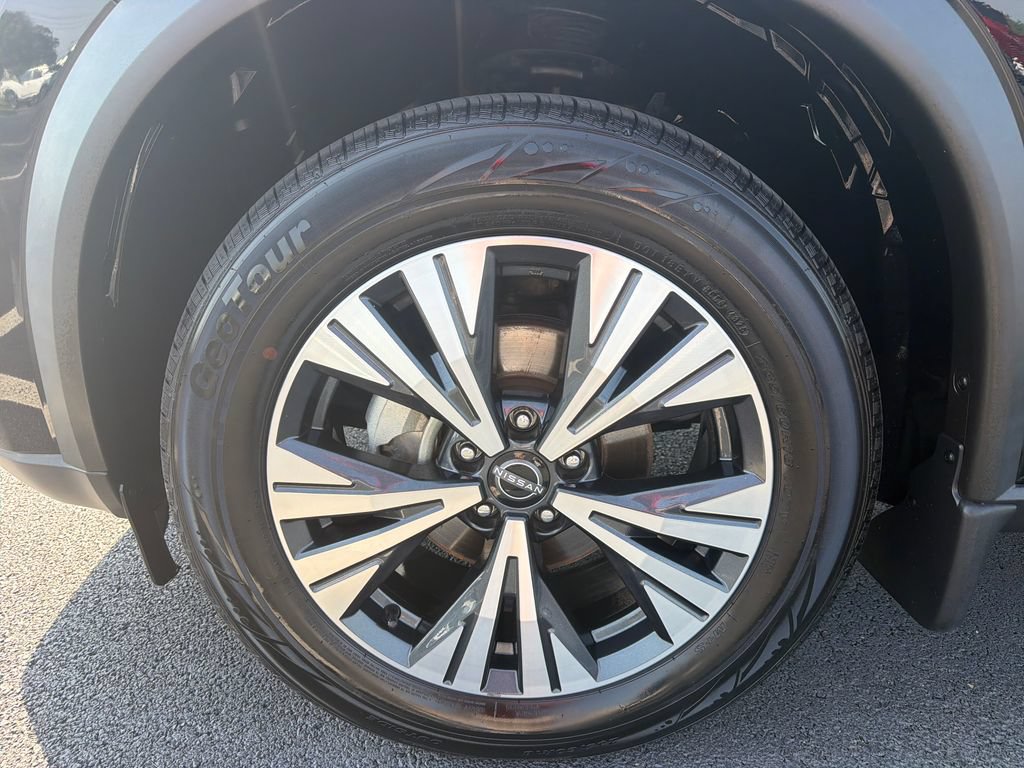 Used 2023 Nissan Rogue SV w/ SV Premium Package AWD/4WD image 10