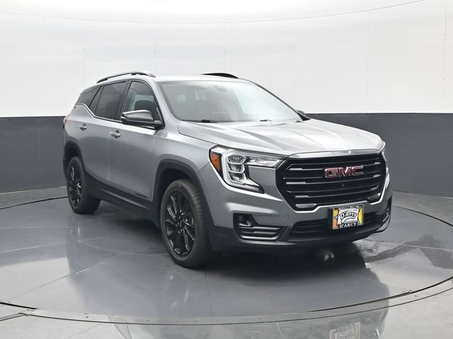 Used 2023 GMC Terrain SLT w/ Tech Package AWD/4WD image 3