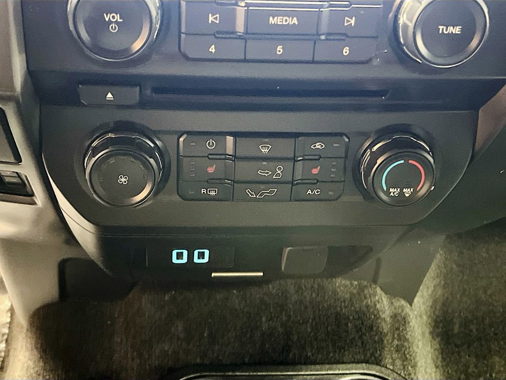 Used 2018 Ford F150 XLT w/ Equipment Group 302A Luxury image 16