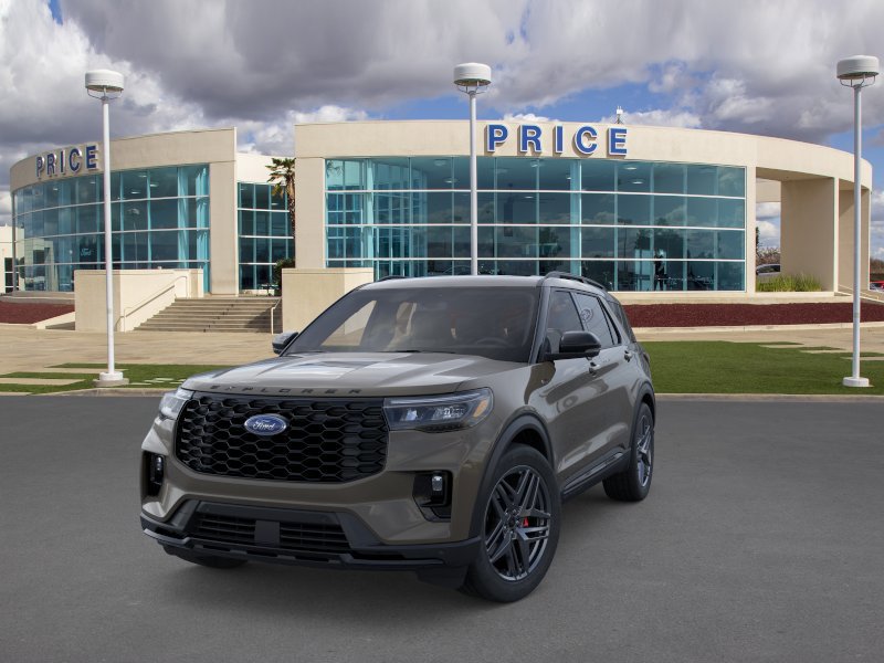 Used 2026 Ford Explorer ST-Line w/ ST-Line Street Pack AWD/4WD image 2