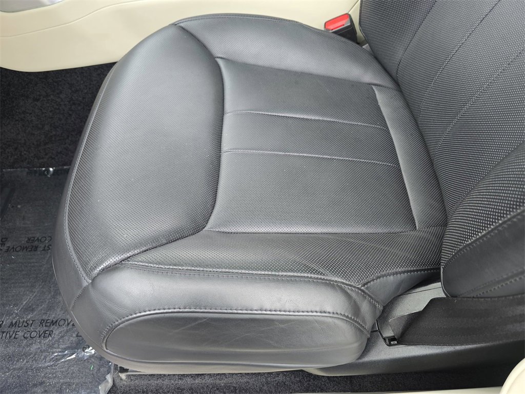 Certified 2023 Land Rover Range Rover SE image 31