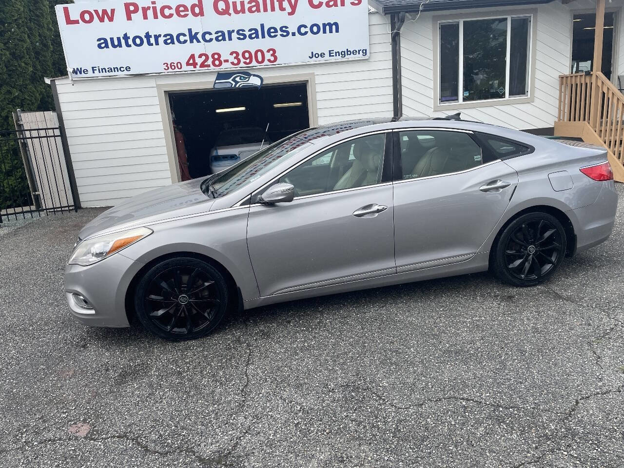 Used 2012 Hyundai Azera w/ Technology Pkg FWD image 1