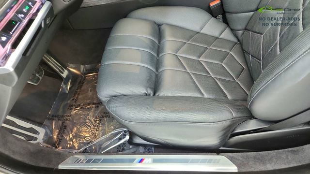 Used 2024 BMW i7 M70 w/ Executive Package image 34