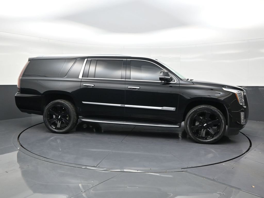 Used 2019 Cadillac Escalade ESV Premium Luxury image 6