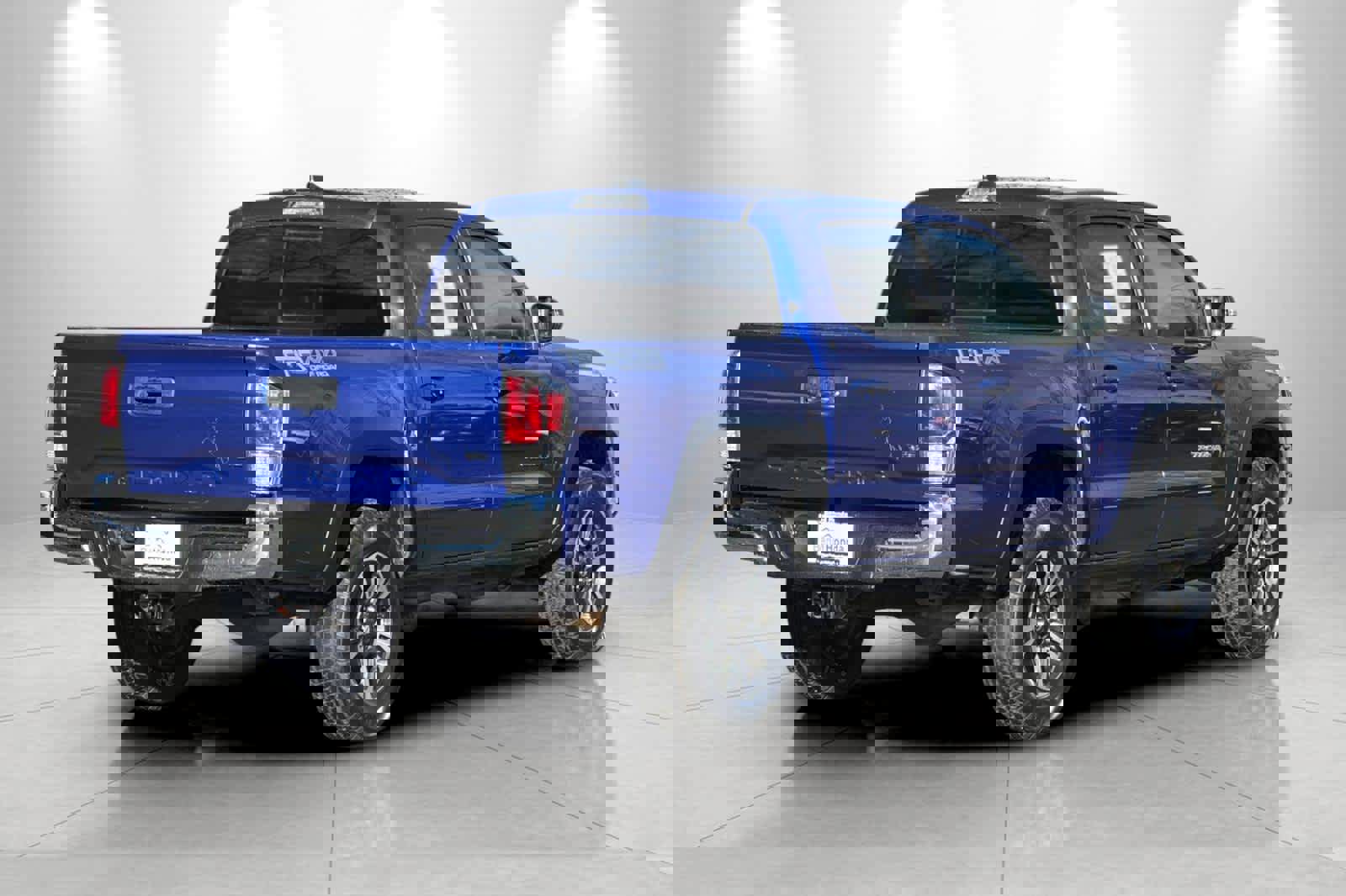 Used 2022 Toyota Tacoma TRD Off-Road image 2