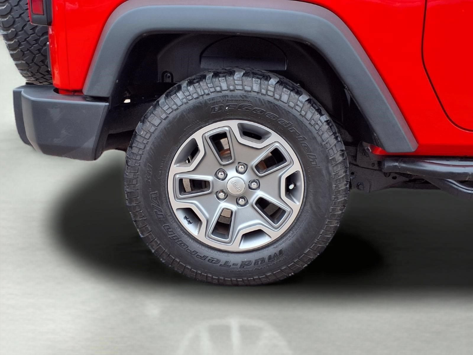 Used 2018 Jeep Wrangler Rubicon w/ Power Convenience Group AWD/4WD image 9