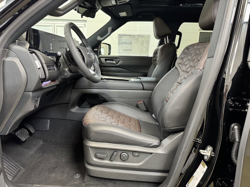 New 2025 Nissan Armada Platinum Reserve image 12