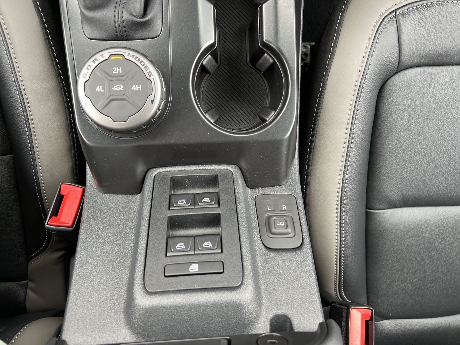 New 2026 Ford Bronco Outer Banks AWD/4WD image 15