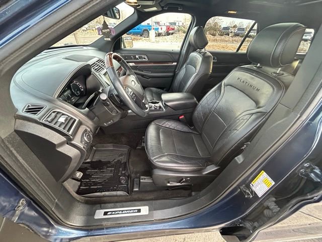 Used 2017 Ford Explorer Platinum image 21