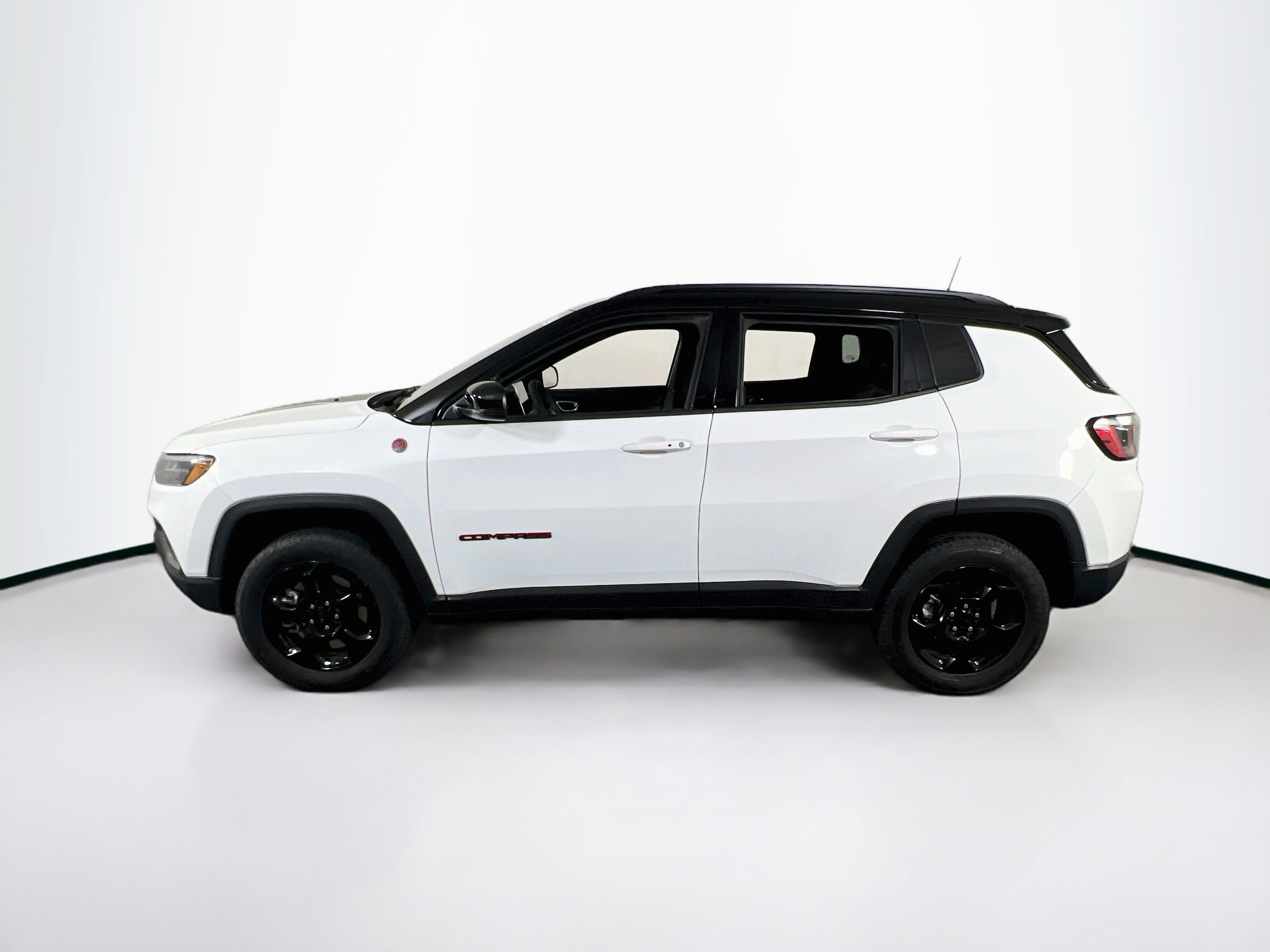 Used 2023 Jeep Compass Trailhawk AWD/4WD image 8