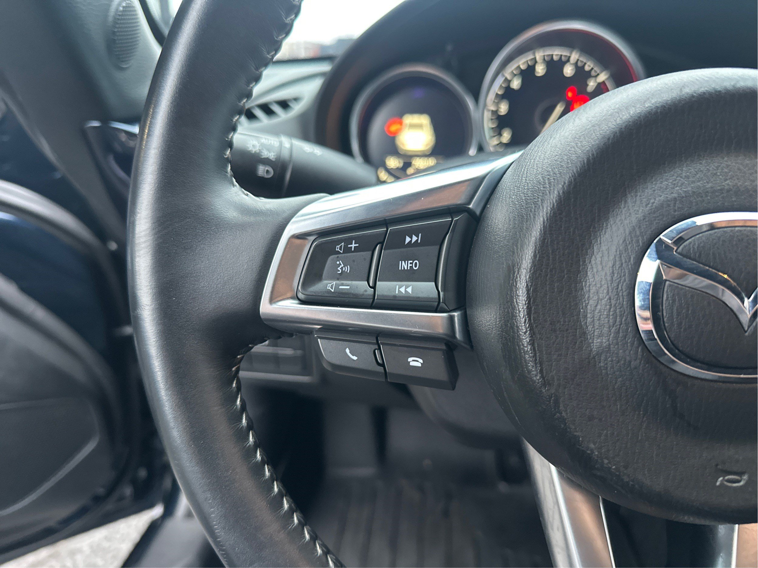 Used 2021 MAZDA MX-5 Miata RF Grand Touring RWD image 33