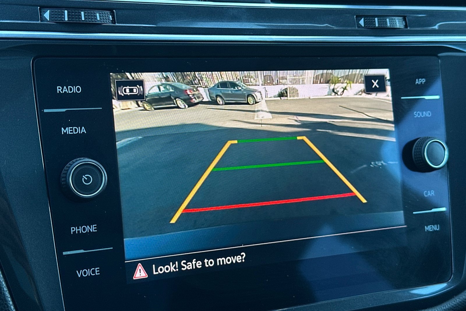 Used 2022 Volkswagen Tiguan SE image 21