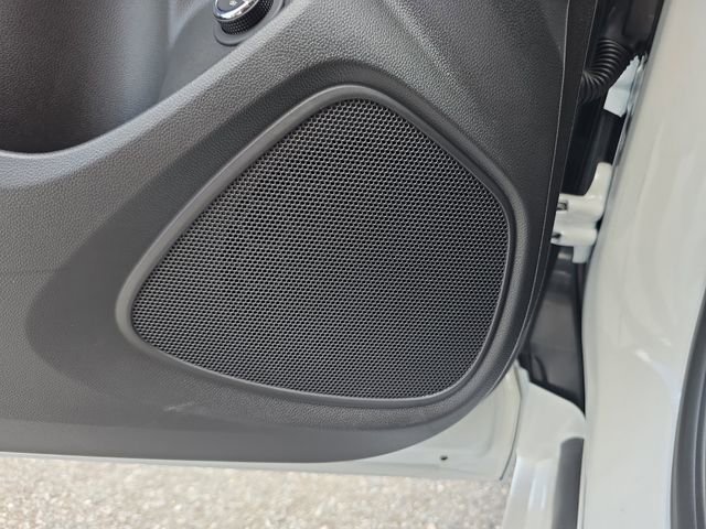 Certified 2020 Buick Encore GX Essence w/ Advanced Technology Package FWD image 17