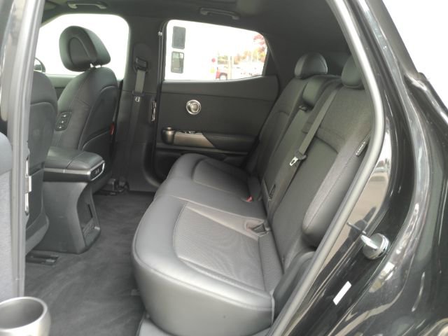 Used 2024 Genesis GV60 RWD image 17