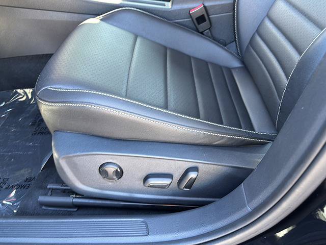 Used 2024 Volkswagen Jetta SE FWD image 12