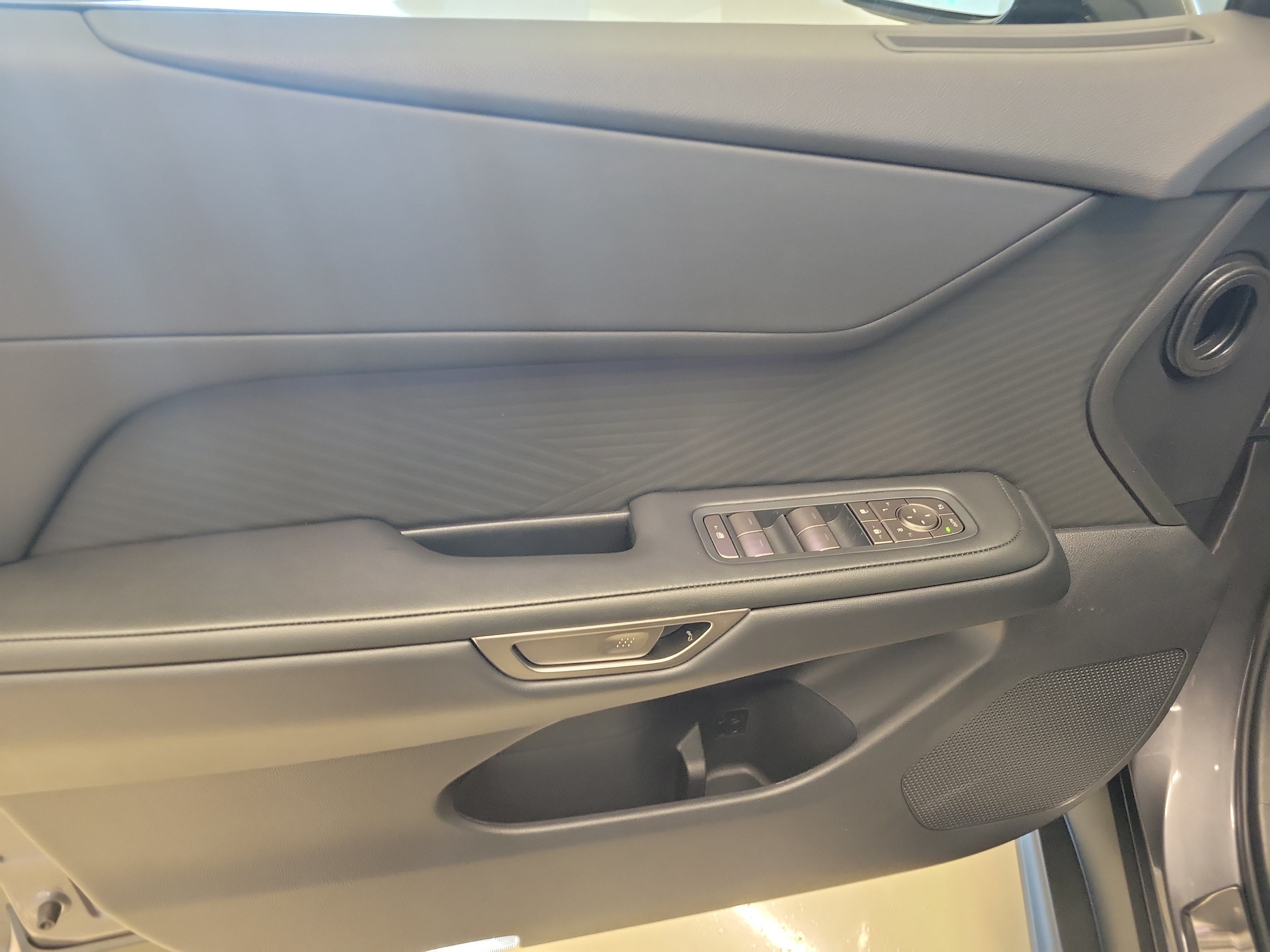 Used 2026 Lexus ES 350h w/ Convenience Package FWD image 21