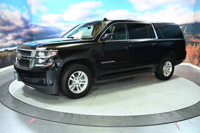 Used 2018 Chevrolet Suburban LT image 3