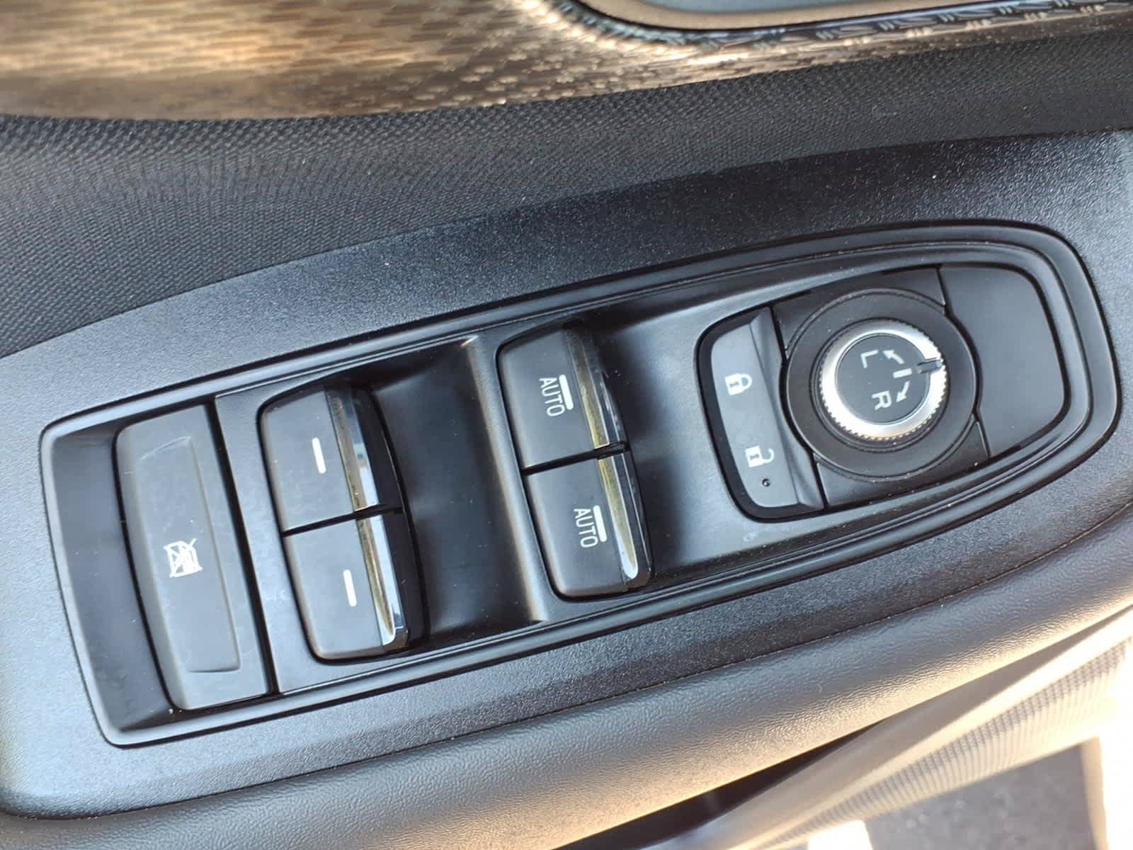 Used 2025 Subaru Outback Premium AWD/4WD image 25