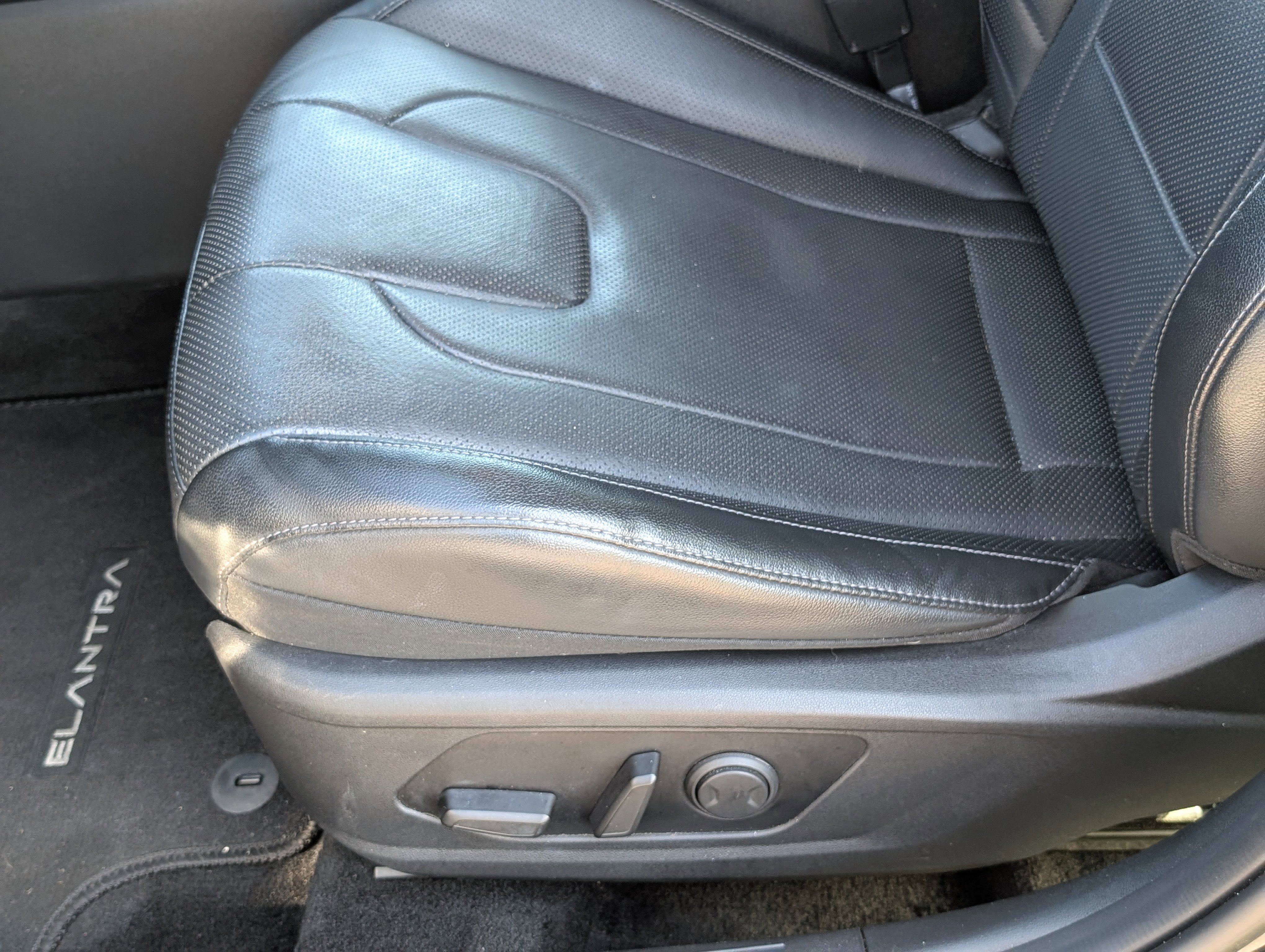 Used 2022 Hyundai Elantra Limited w/ Cargo Package FWD image 12