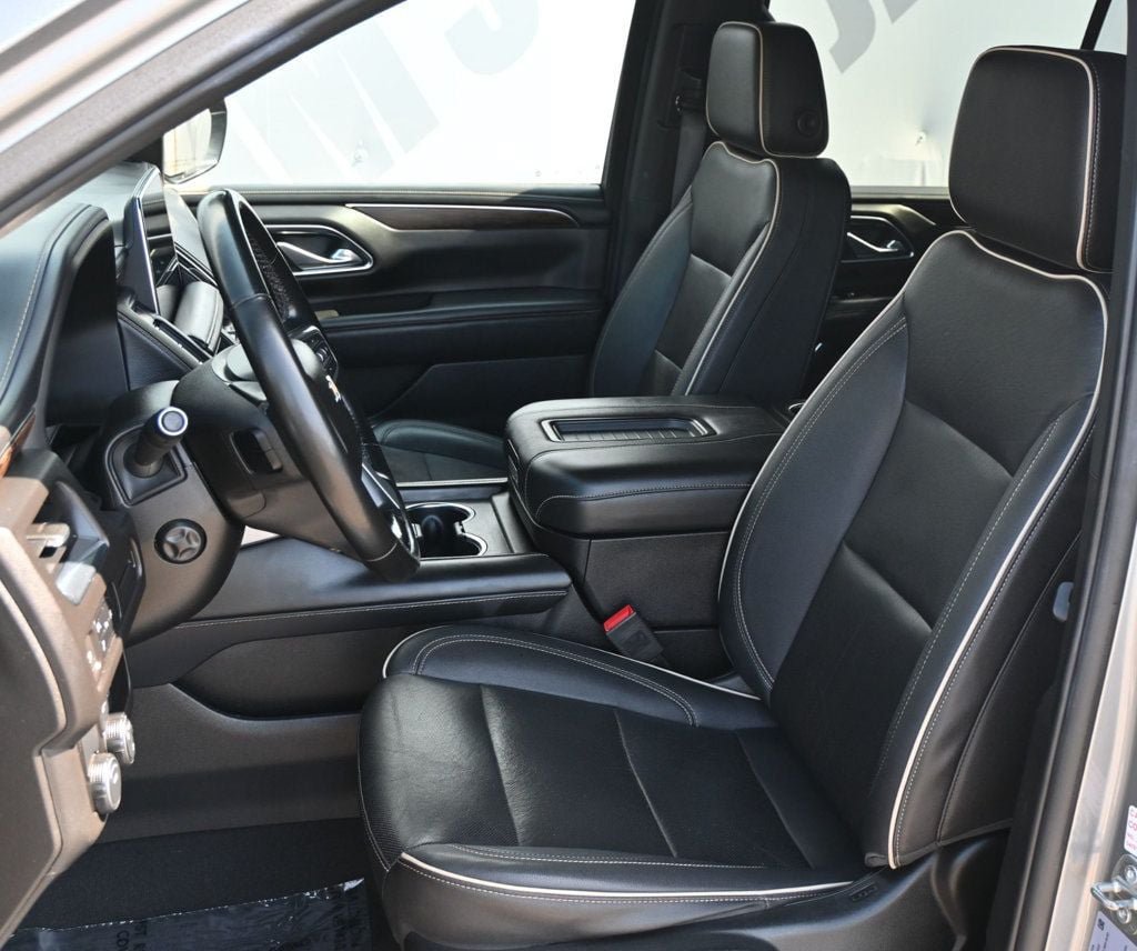 Used 2023 Chevrolet Suburban Premier RWD image 17