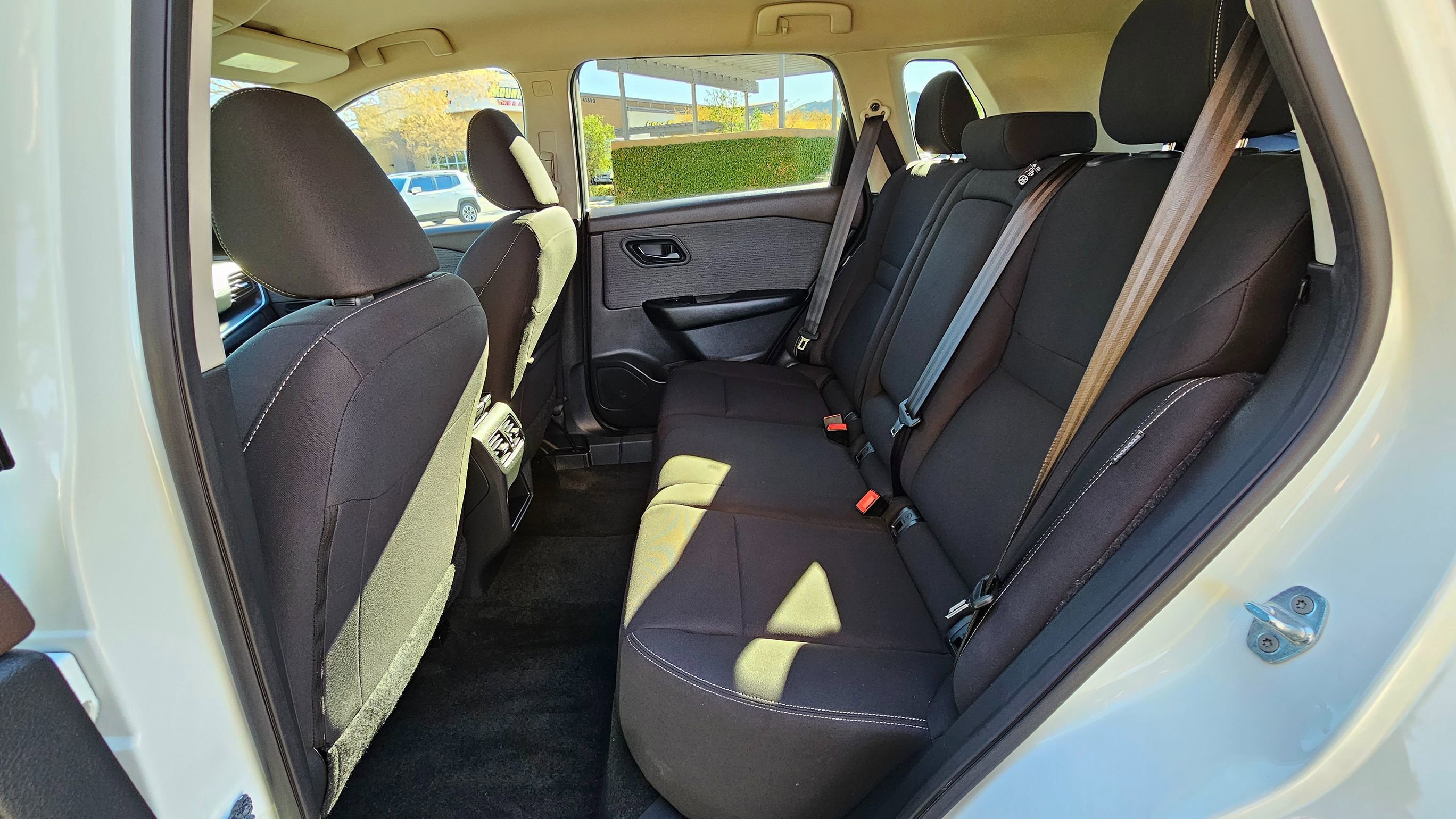 Used 2023 Nissan Rogue S FWD image 17