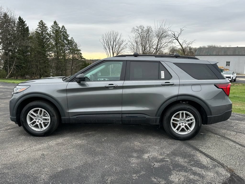 New 2026 Ford Explorer Active AWD/4WD image 2