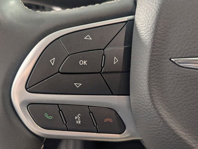 Certified 2023 Chrysler Voyager LX image 15