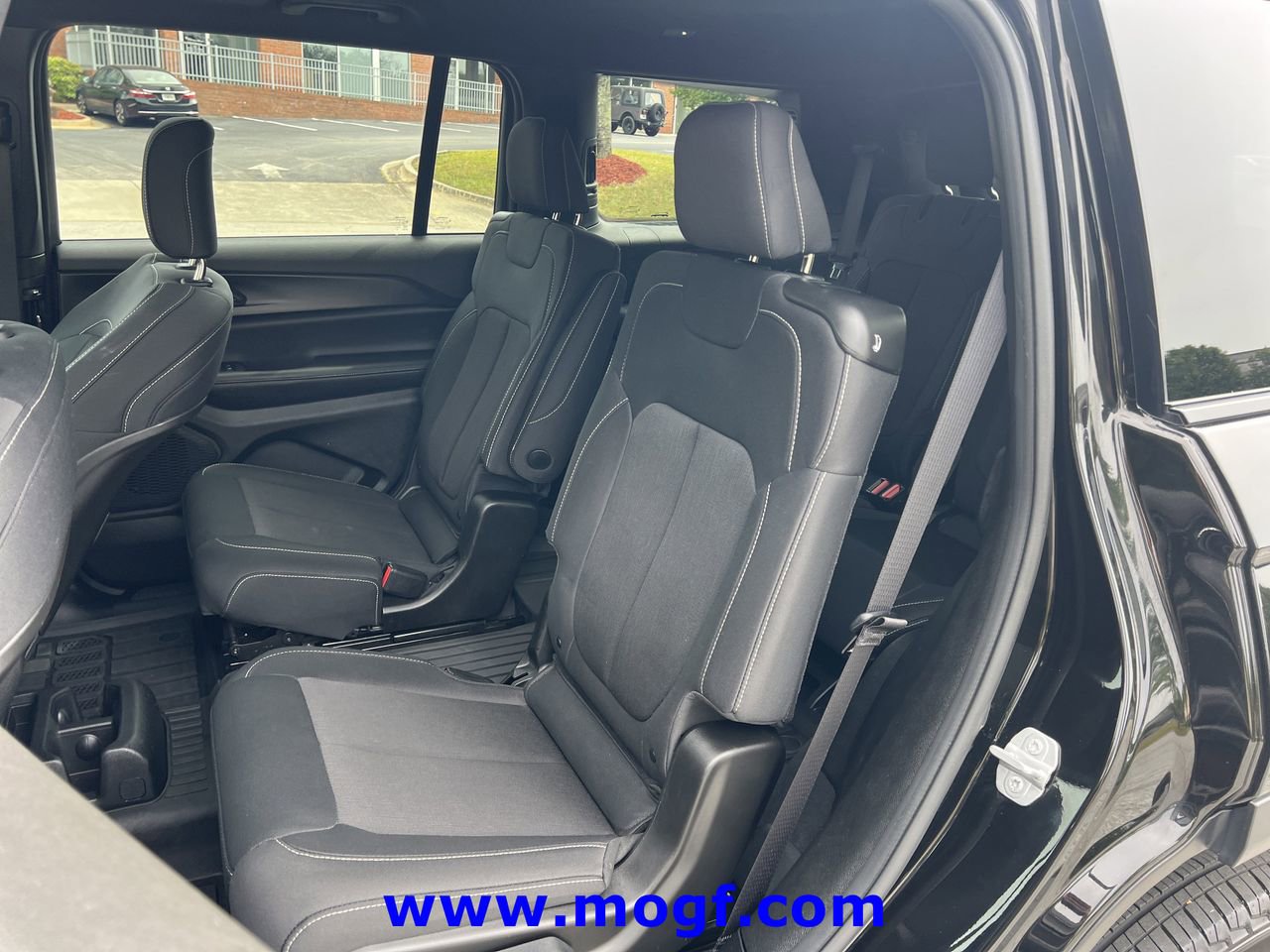 Used 2024 Jeep Grand Cherokee L Laredo AWD/4WD image 20