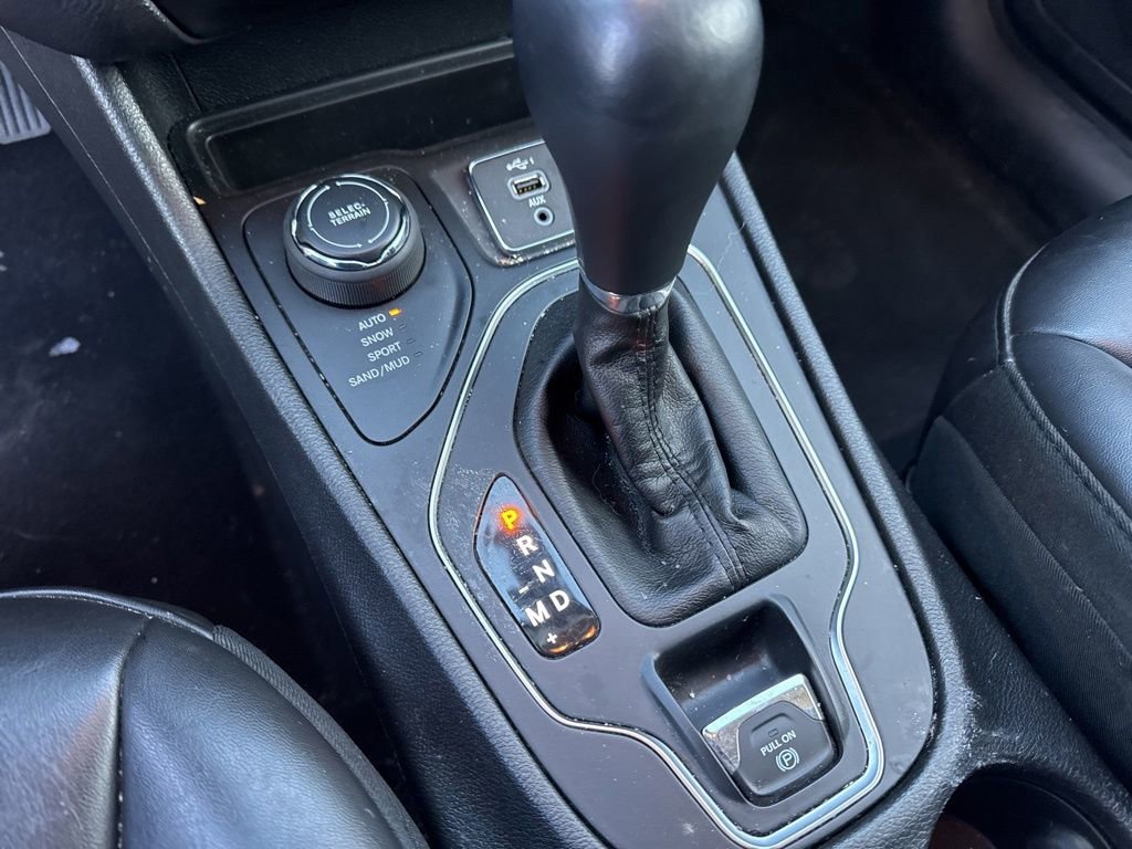 Used 2019 Jeep Cherokee Latitude Plus image 7