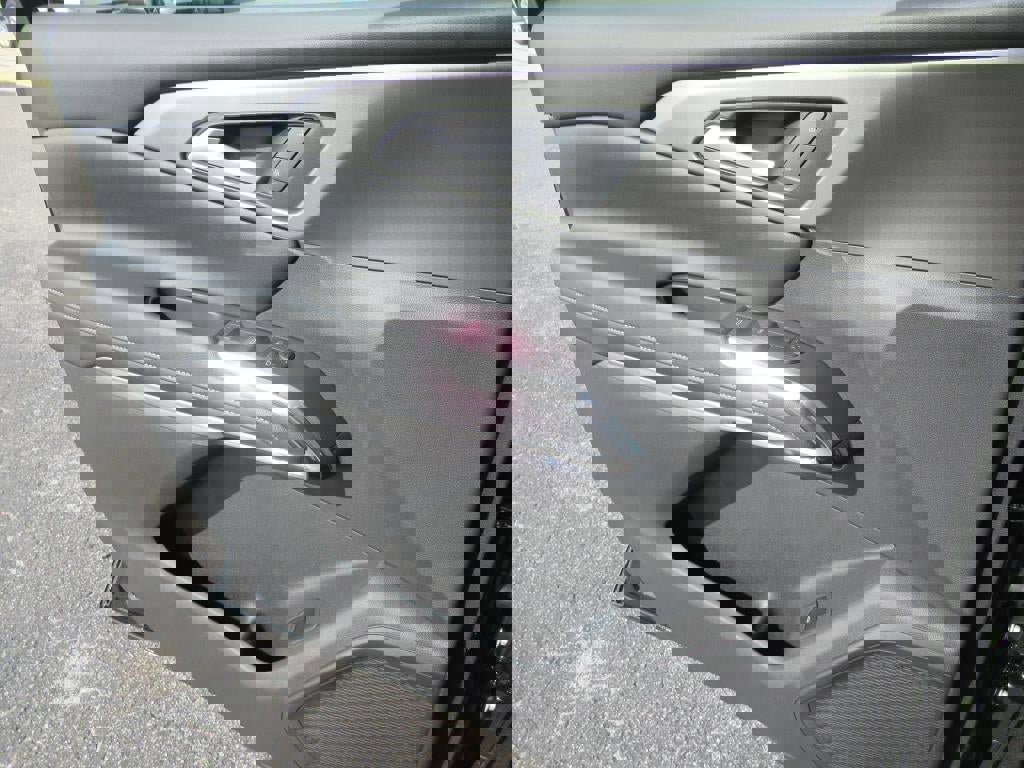 New 2026 Chevrolet Traverse LT image 23