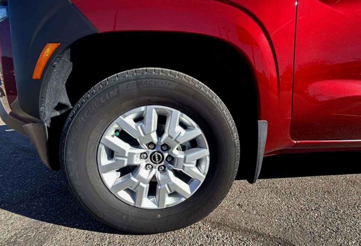 Used 2022 Nissan Frontier SV image 18