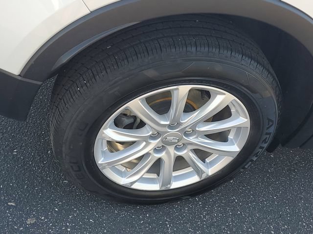 Certified 2022 Cadillac XT4 Luxury w/ Cold Weather Package AWD/4WD image 6