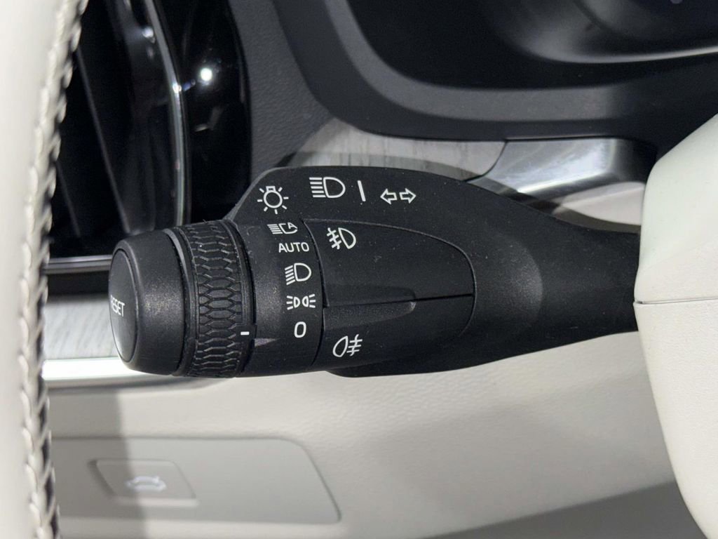 Used 2023 Volvo S60 B5 Plus w/ Protection Package Premier FWD image 26