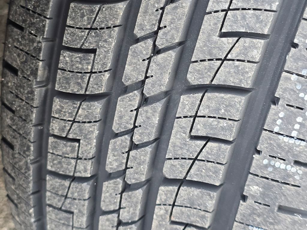 Used 2020 Buick Enclave Essence w/ Sport Touring Edition image 10