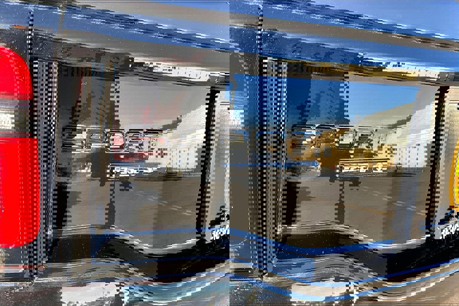 Used 2020 Land Rover Discovery Sport SE R-Dynamic image 24