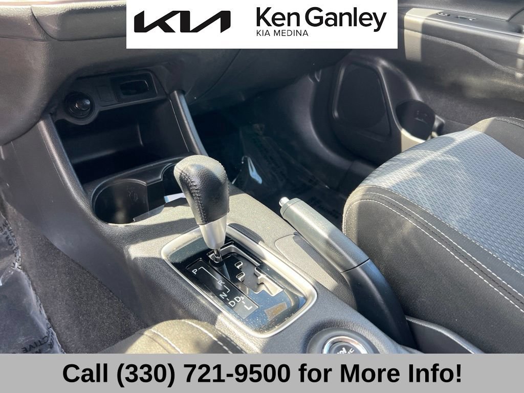 Used 2016 Mitsubishi Outlander SE AWD/4WD image 34