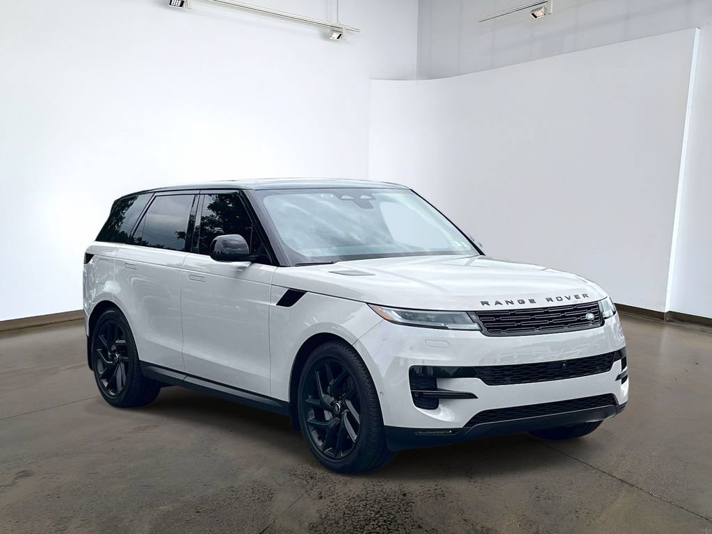 Used 2025 Land Rover Range Rover Sport SE AWD/4WD image 3