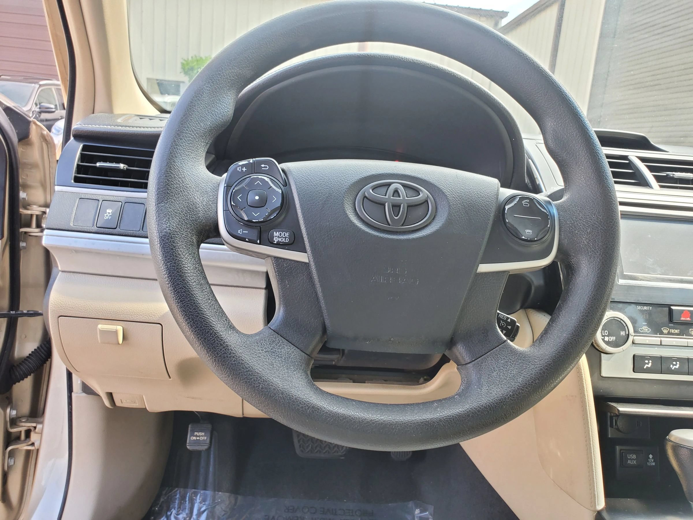 Used 2012 Toyota Camry LE FWD image 38