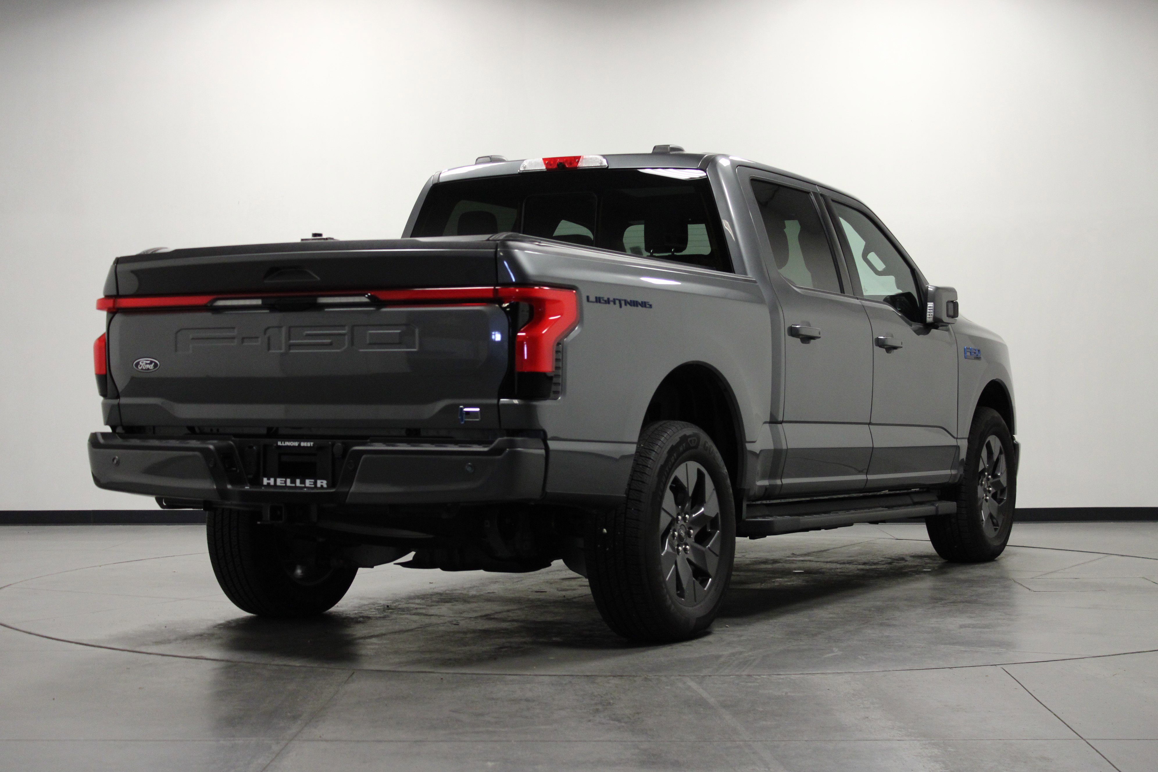 Used 2024 Ford F150 Lightning Lariat AWD/4WD image 4