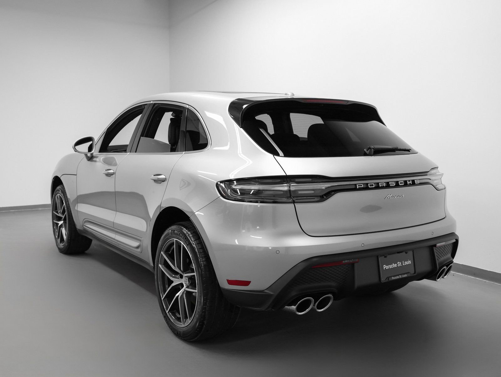 New 2026 Porsche Macan image 3