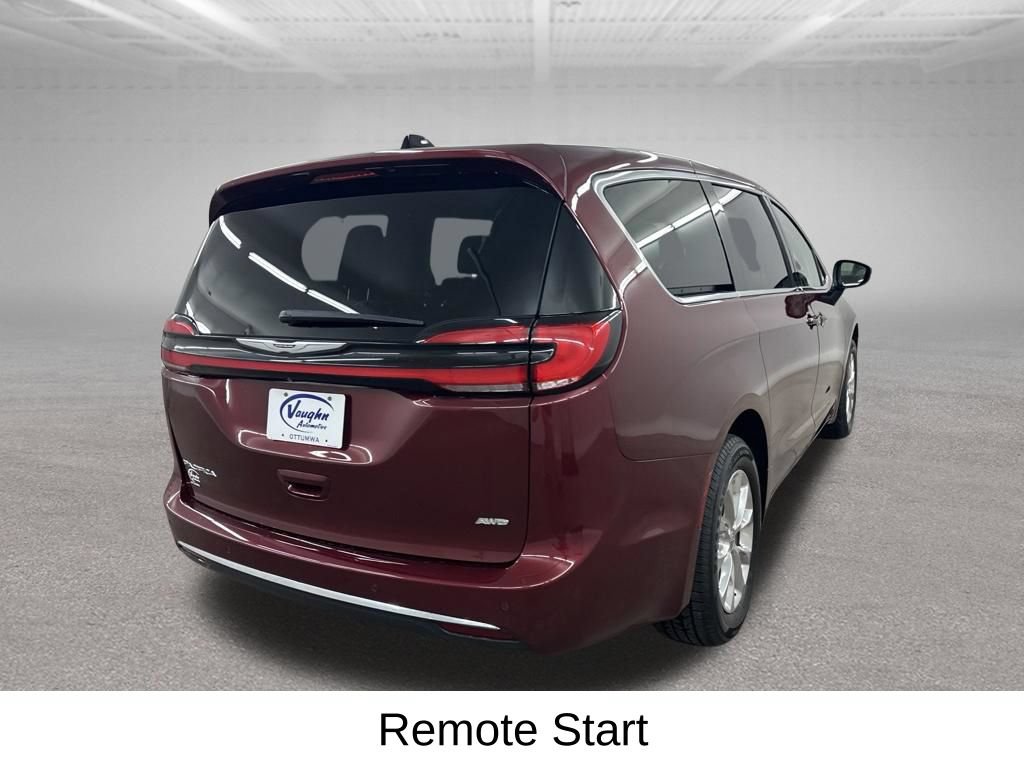 Used 2023 Chrysler Pacifica Touring-L AWD/4WD image 14