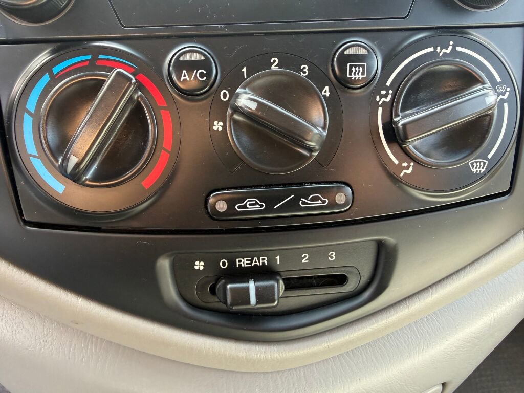 Used 2003 MAZDA MPV LX-SV image 13